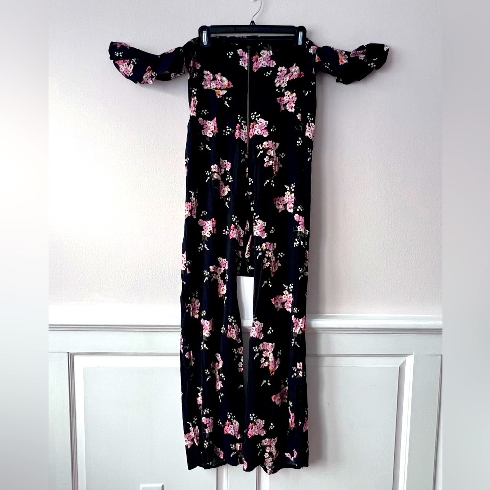 Wild Fable Women’s Floral Jumpsuit Size Large